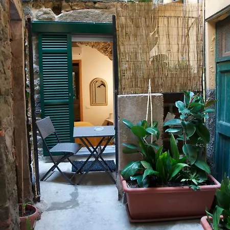 Guest house La Croce Dei Templari - Very Central With Parking - Riomaggiore