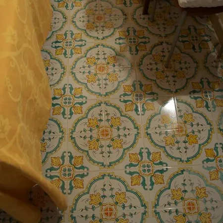Guest house La Croce Dei Templari - Very Central With Parking - Riomaggiore