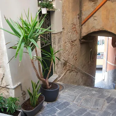 Guest house La Croce Dei Templari - Very Central With Parking - Riomaggiore